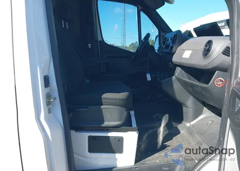 2019 Mercedes-Benz Sprinter 2500 High Roof V6 from USA, damaged, VIN WD4PF1CD3KT002205